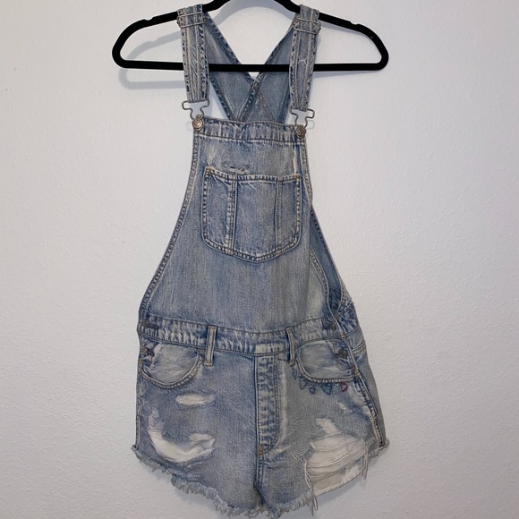 American Eagle Light Wash Ripped Cutoff Overalls - Picture 1 of 3